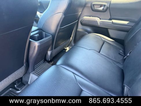 Used 2019 Toyota Tacoma TRD Off-Road AWD/4WD image 16