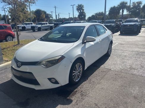 Used 2015 Toyota Corolla LE image 2