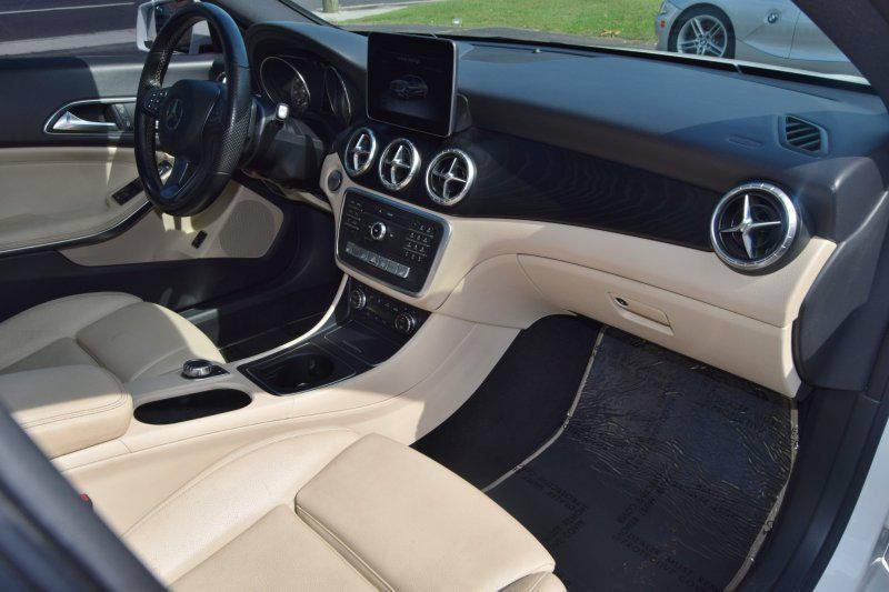 Used 2019 Mercedes-Benz CLA 250 4MATIC w/ Premium Package image 24