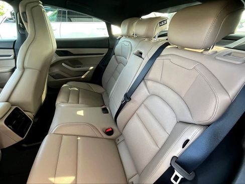 Used 2022 Porsche Taycan image 20