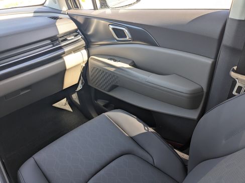 New 2026 Kia Carnival LXS image 25