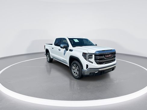 Used 2025 GMC Sierra 1500 SLT RWD image 2