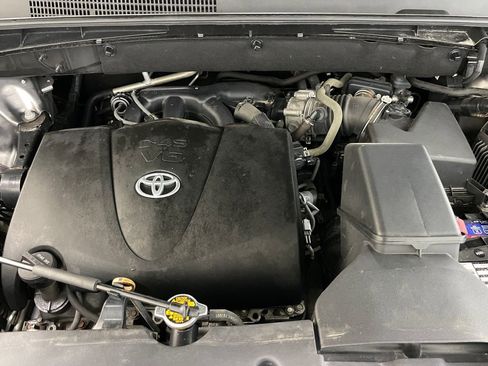 Used 2017 Toyota Highlander XLE AWD/4WD image 50