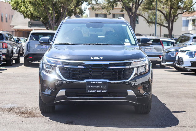 Certified 2025 Kia Seltos EX FWD image 3