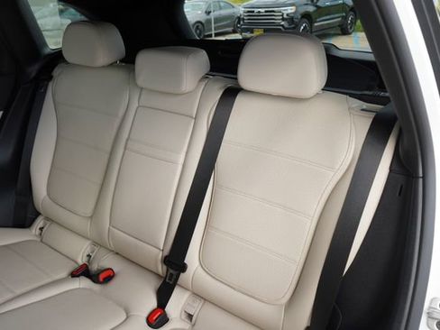 Certified 2025 Mercedes-Benz GLC 350e 4MATIC image 32