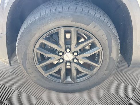 Used 2019 GMC Acadia SLT FWD image 35