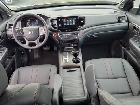 Certified 2023 Honda Passport TrailSport image 2