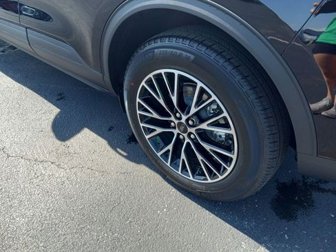 New 2026 Ford Escape SE w/ PHEV Premium Package FWD image 10