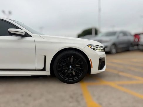 Used 2022 BMW 750i xDrive w/ M Sport Package AWD/4WD image 6
