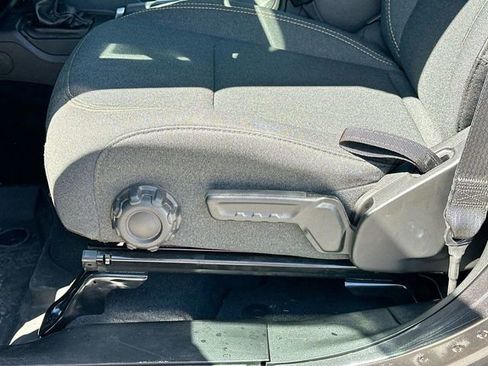 New 2025 Jeep Gladiator Sport image 18