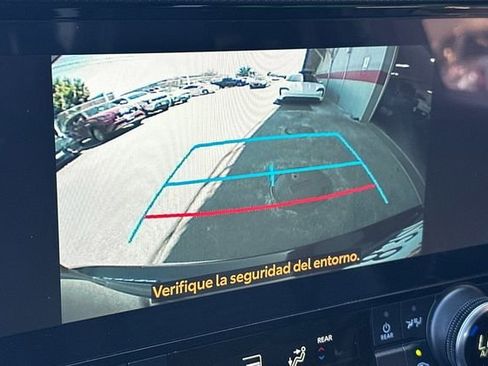 Used 2023 Toyota Highlander XSE FWD image 23