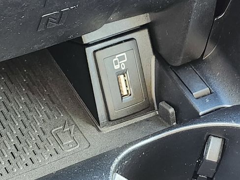 Used 2019 Mercedes-Benz C 300 4MATIC Sedan image 31