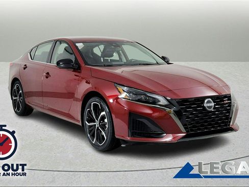Used 2024 Nissan Altima 2.5 SR FWD image 1