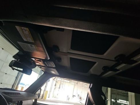 Used 2025 Ford Bronco Badlands AWD/4WD image 11