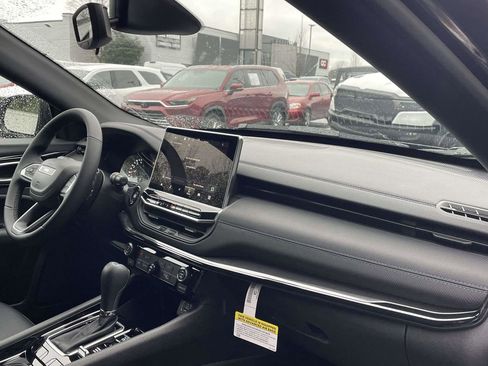 New 2026 Jeep Compass Latitude AWD/4WD image 15