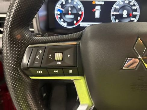 Used 2024 Mitsubishi Outlander SEL FWD image 25