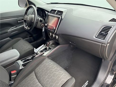 Used 2025 Mitsubishi Outlander Sport ES image 12