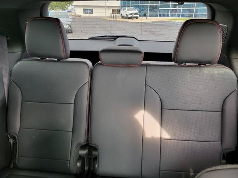 Used 2024 Chevrolet Traverse Z71 w/ LPO, Floor Liner Package AWD/4WD image 30