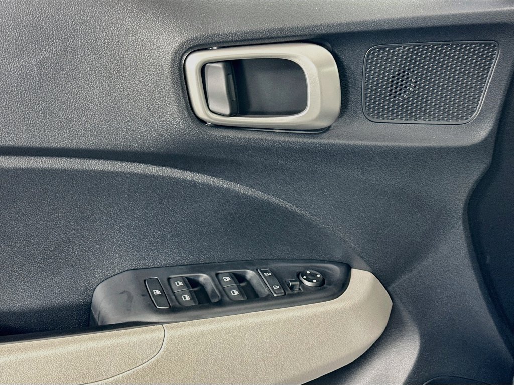 New 2026 Hyundai Venue SEL FWD image 18
