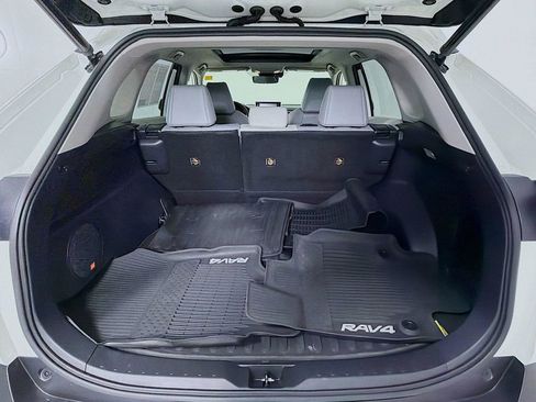 Used 2020 Toyota RAV4 Limited image 28