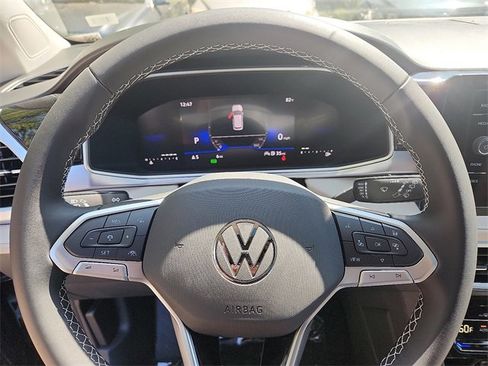 New 2025 Volkswagen Taos SE image 11