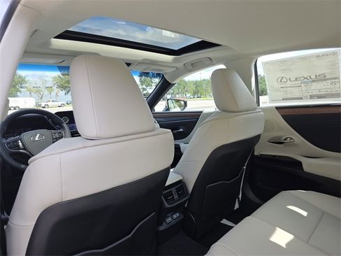 New 2025 Lexus ES 350 w/ Premium Package image 18