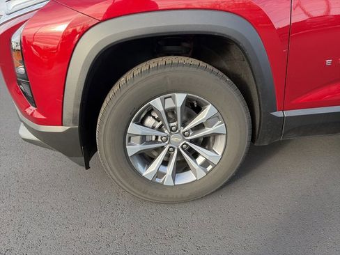 Used 2025 Chevrolet Equinox LT image 9