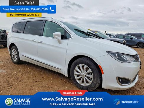 Used 2019 Chrysler Pacifica Touring-L FWD image 5