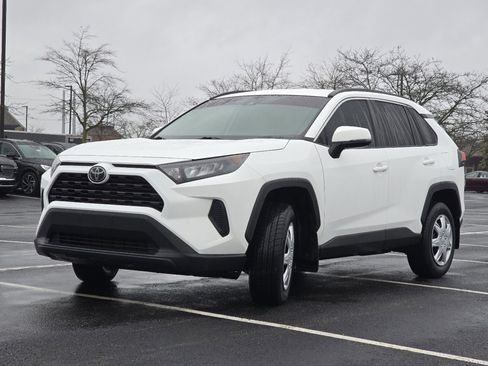 Used 2020 Toyota RAV4 LE image 13
