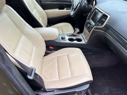 Used 2017 Jeep Grand Cherokee Limited 75th Anniversary AWD/4WD image 31