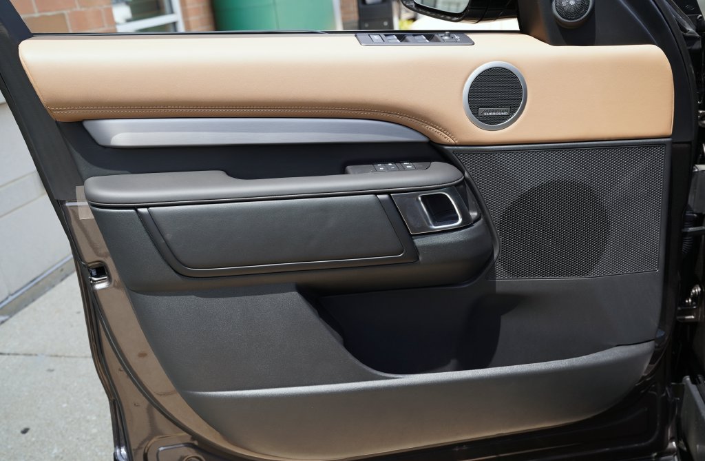New 2026 Land Rover Discovery Limited Edition AWD/4WD image 10