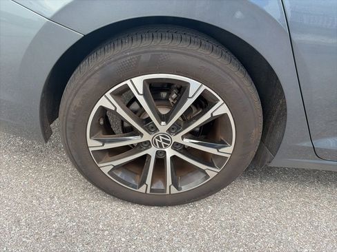 Used 2024 Volkswagen Jetta Sport image 9