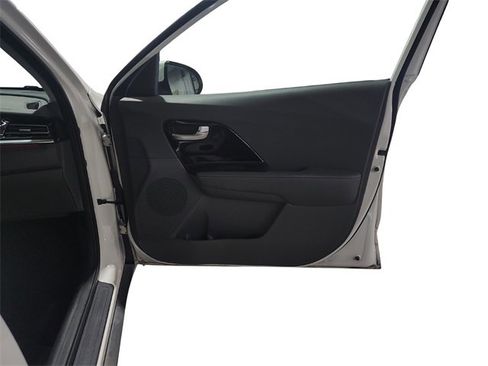 Used 2022 Kia Niro LXS image 22
