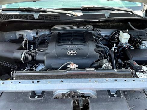 Used 2018 Toyota Tundra SR5 w/ SR5 Upgrade Package AWD/4WD image 33
