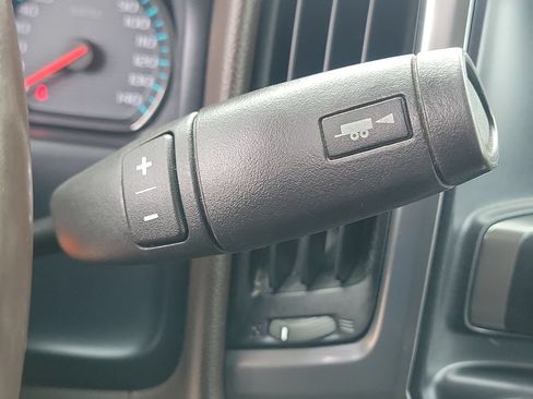 Used 2018 Chevrolet Silverado 1500 LT w/ All Star Edition AWD/4WD image 28