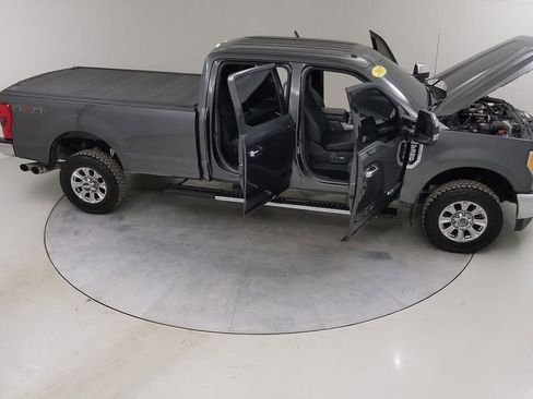 Used 2017 Ford F350 Lariat w/ Chrome Package image 50