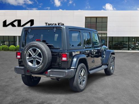 Used 2023 Jeep Wrangler Unlimited Sahara w/ Cold Weather Group AWD/4WD image 4