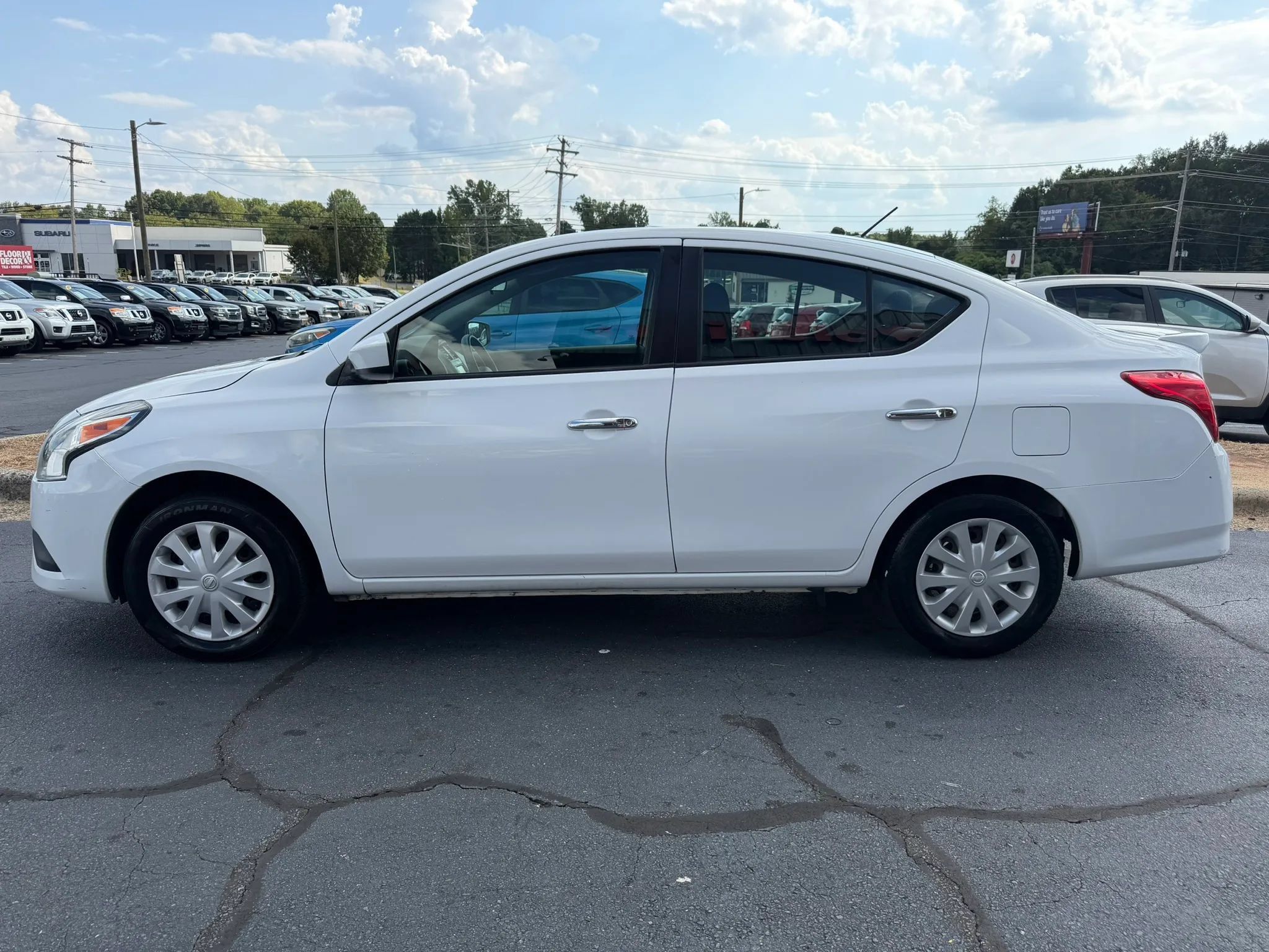 Used 2019 Nissan Versa SV FWD image 4