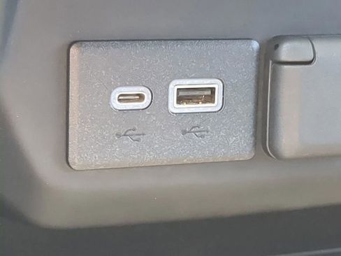 Used 2022 Chevrolet Silverado 1500 Custom image 22