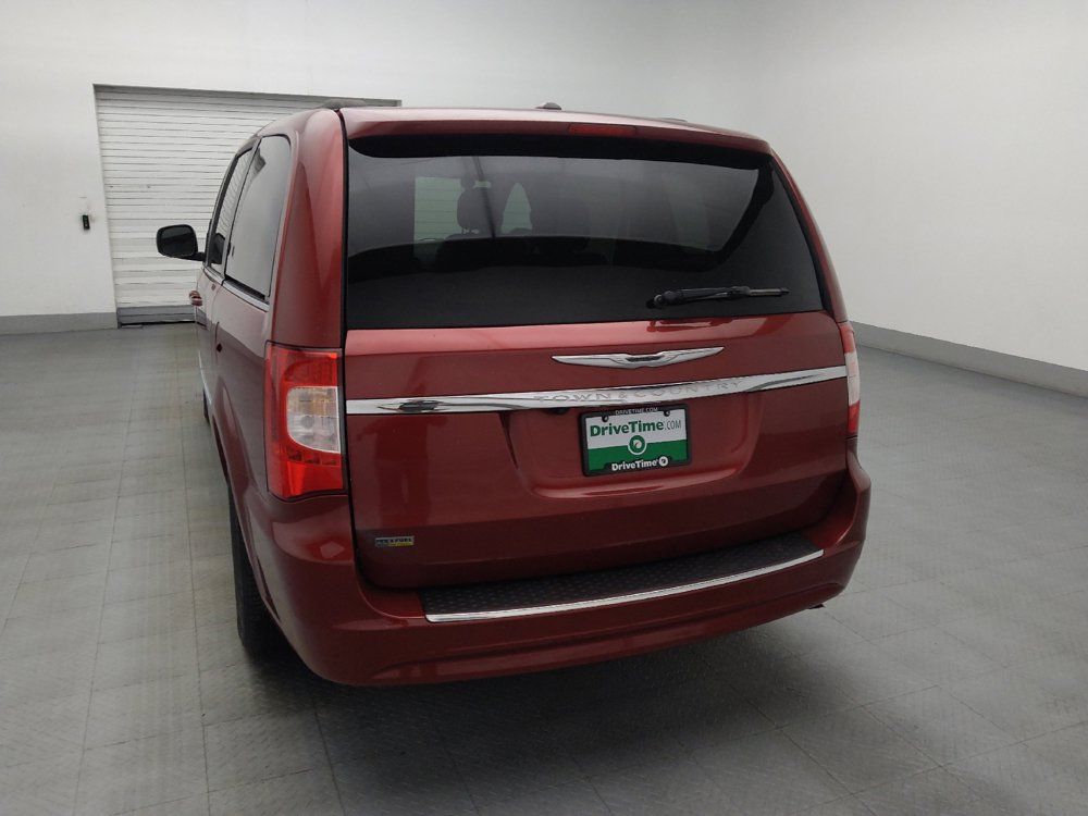 Used 2016 Chrysler Town & Country Touring FWD image 6