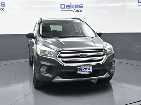 Used 2018 Ford Escape SE FWD image 3