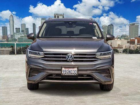 Certified 2022 Volkswagen Tiguan SE FWD image 2