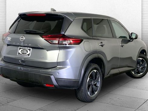 Used 2025 Nissan Rogue SV AWD/4WD image 13