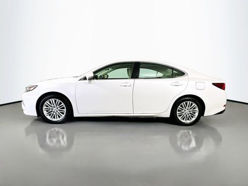 Used 2016 Lexus ES 350 w/ Luxury Package w/Wood Trim image 4