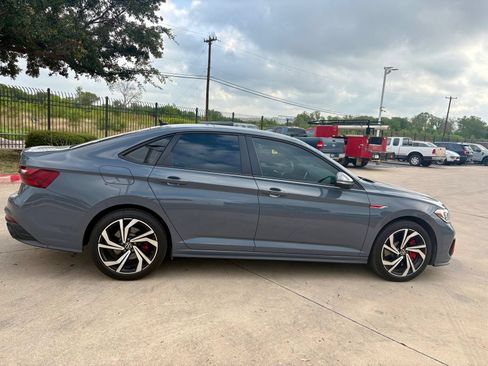 Used 2023 Volkswagen Jetta GLI Autobahn FWD image 2