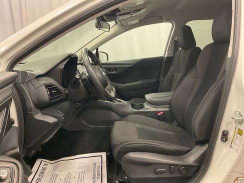 Used 2025 Subaru Outback Premium AWD/4WD image 7
