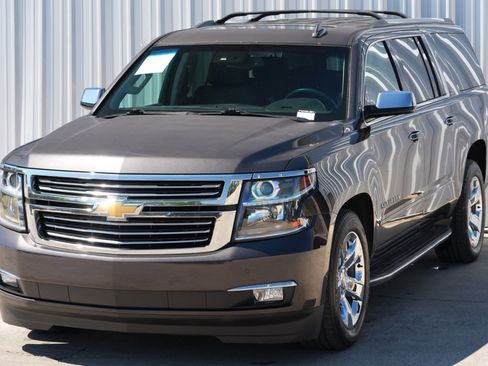 Used 2015 Chevrolet Suburban LTZ image 52
