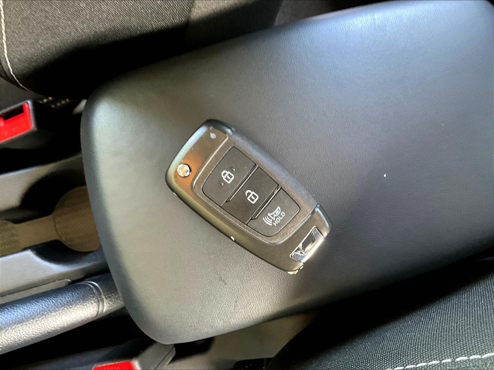 Used 2023 Hyundai Venue SEL w/ Cargo Package FWD image 31