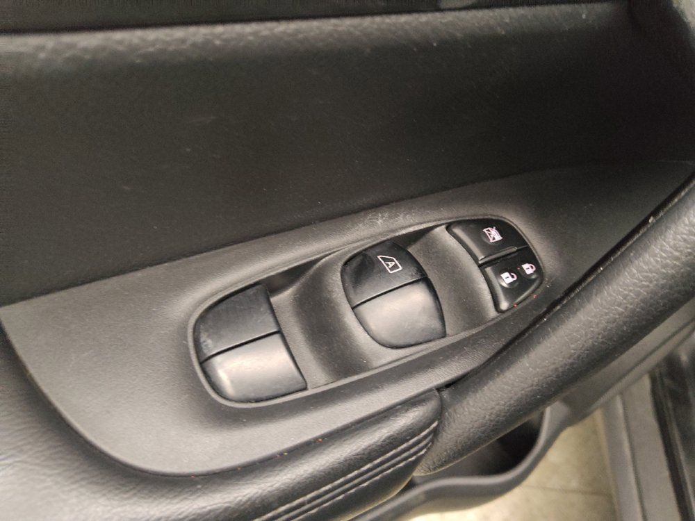 Used 2016 Nissan Rogue SV AWD/4WD image 27