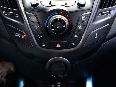 Used 2016 Hyundai Veloster Rally Edition image 29